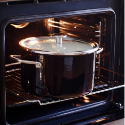 Кастрюля с крышкой KitchenAid Steel Core, 24 см, 6 л, черный матовый (CC006001-001)