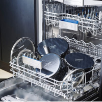 Каструля з кришкою KitchenAid Steel Core, 24 см, 6 л, матовий чорний (CC006001-001)