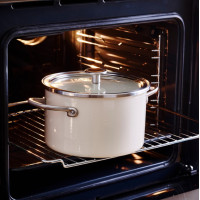 Каструля з кришкою KitchenAid Steel Core, 20 см, 3,7 л, мигдальний крем (CC003266-001)