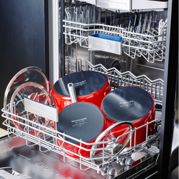 Каструля з кришкою KitchenAid Steel Core, 20 см, 3,7 л, червоний (CC003267-001)