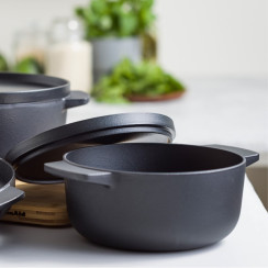 Кастрюля чугунная с крышкой KitchenAid Matte Oven-to-table. 22 см. 3.3 л (CC004899-001)