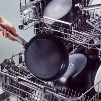 Сковорода GreenPan Evolution, 28 см з керамічним покриттям, чорний (CC006387-001)