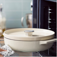 Сотейник чавунний з кришкою KitchenAid, 26 см, 2,77 л, мигдальний крем (CC009010-001)