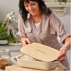 Форма для випічки з кришкою KitchenAid керамогранітна, 8,8х24,8х40,4 см, 3,8 л, кремовий колір (CC006109-001)