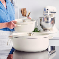 Гусятница чугунная с крышкой KitchenAid, 30 см, 5,6 л, цвет миндальный крем (CC006062-001)