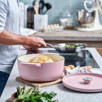 Кастрюля чугунная с крышкой KitchenAid, 26 см, 5,2 л, цв, сухая роза (CC007431-001)