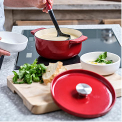 Кастрюля чугунная с крышкой KitchenAid, 26 см, 5,2 л, красная (CC006060-001)