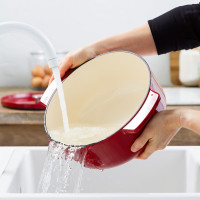 Каструля чавунна з кришкою KitchenAid, 22 см, 3,3 л, червона (CC006057-001)