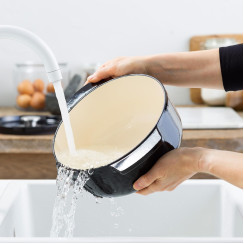 Кастрюля чугунная с крышкой KitchenAid, 22 см, 3,3 л, черная (CC006058-001)
